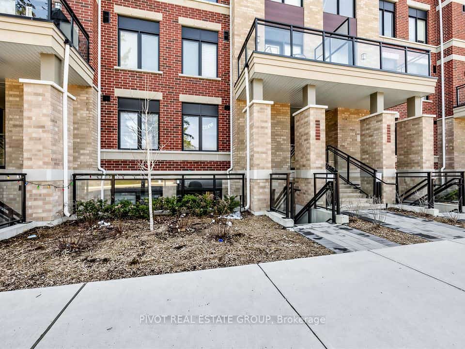 56 Elizabeth Street S, Richmond Hill