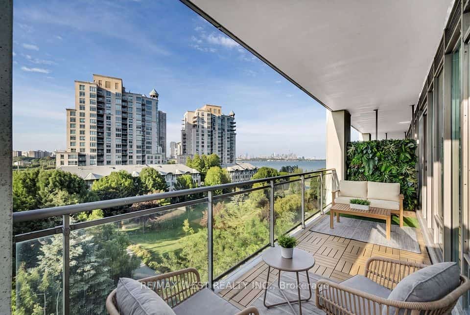 Voyager II at Waterview, Toronto