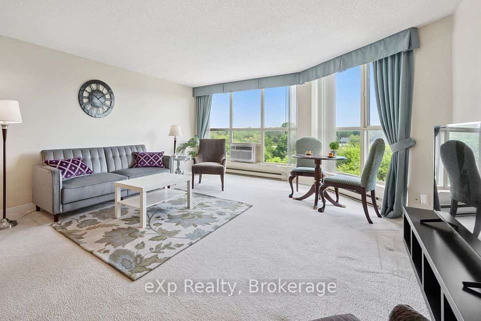 24 Marilyn Drive #602, Guelph, ON N1H 8E9