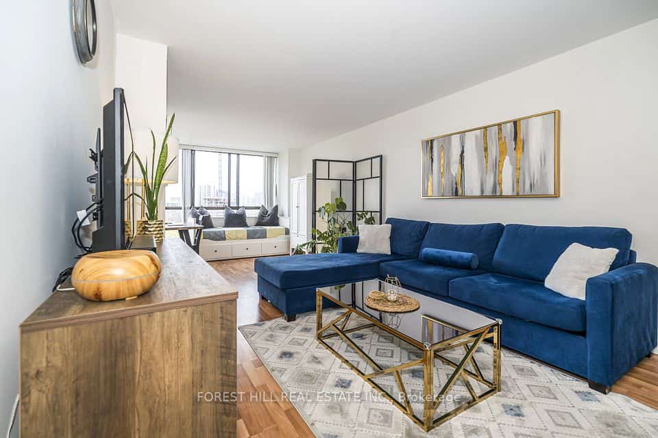117 Gerrard Street E #903, Toronto, ON M5B 2L4