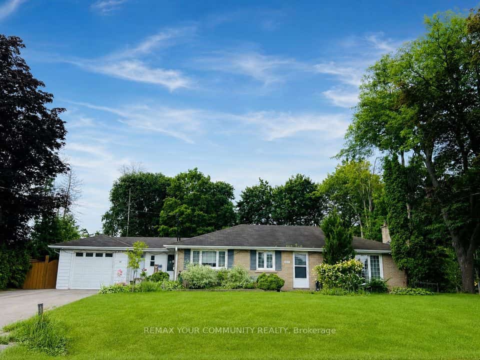 211 James Street, King, ON L7B 1J7