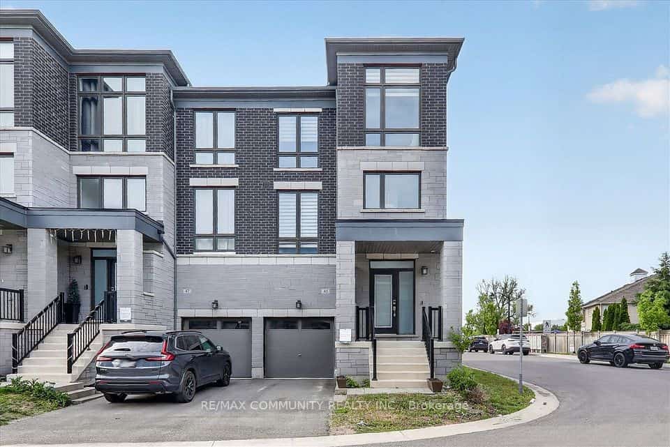 45 Douet Lane, Ajax, ON L1Z 0V4