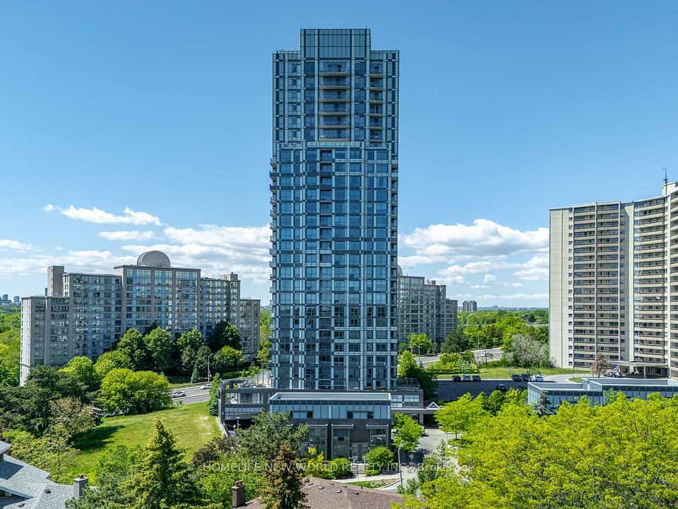 18 Graydon Hall Drive #809, Toronto, ON M3A 0A4