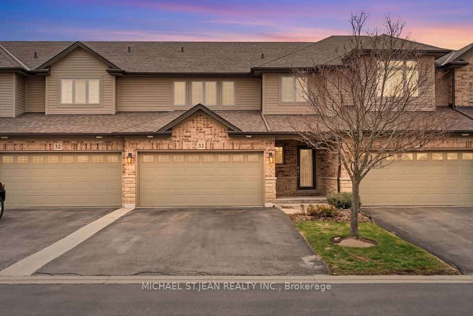 441 Stonehenge Drive #33, Hamilton, ON L9K 0B1