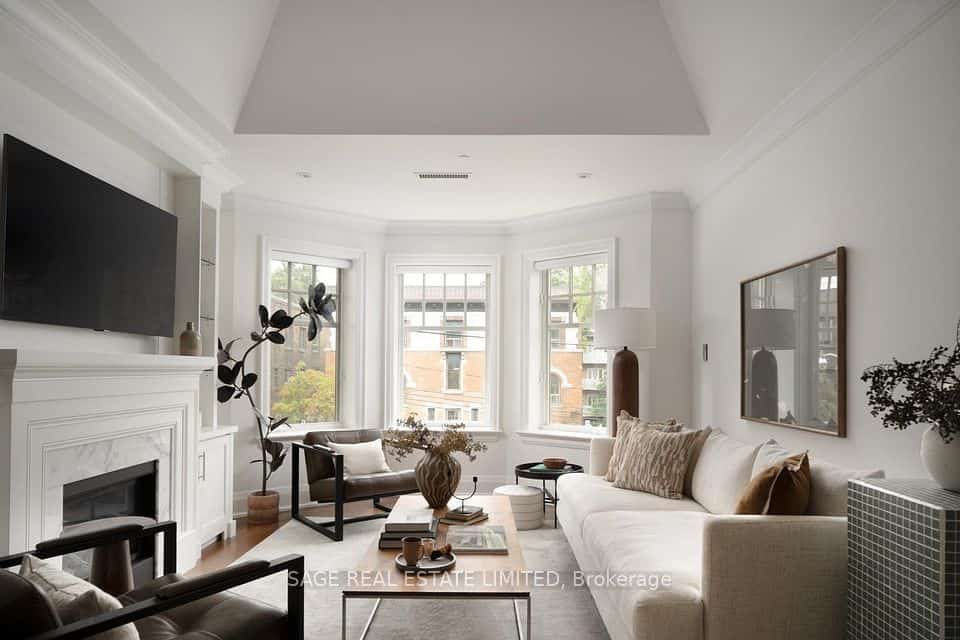 319 Lonsdale Road #3D, Toronto, ON M4V 1X3