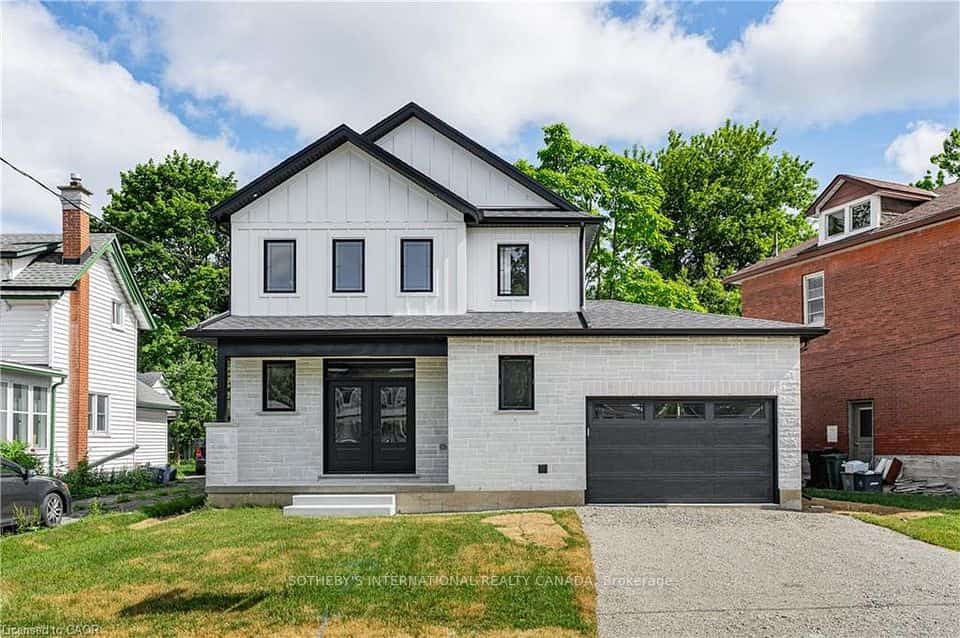42 Rich Avenue, Cambridge, ON N1R 2A5