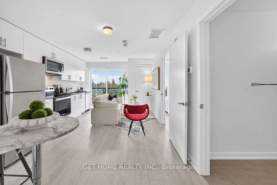 3401 Ridgeway Drive #321, Mississauga, ON L5L 0B9