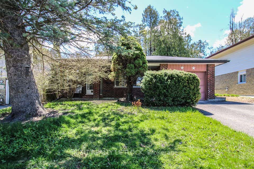 1139 Danita Boulevard, Peterborough, ON K9J 7J9