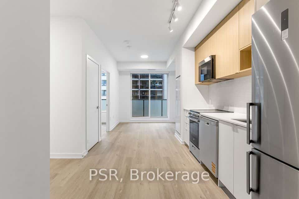 4365 Bloor Street W #528, Toronto, ON M9C 1R3