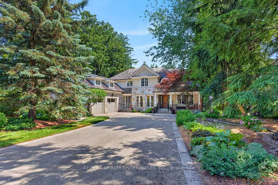 1396 Crescent Road, Mississauga, ON L5H 1P6