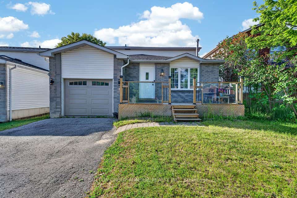 41 WHITEHORN Crescent, Barrie, ON L4N 8E4