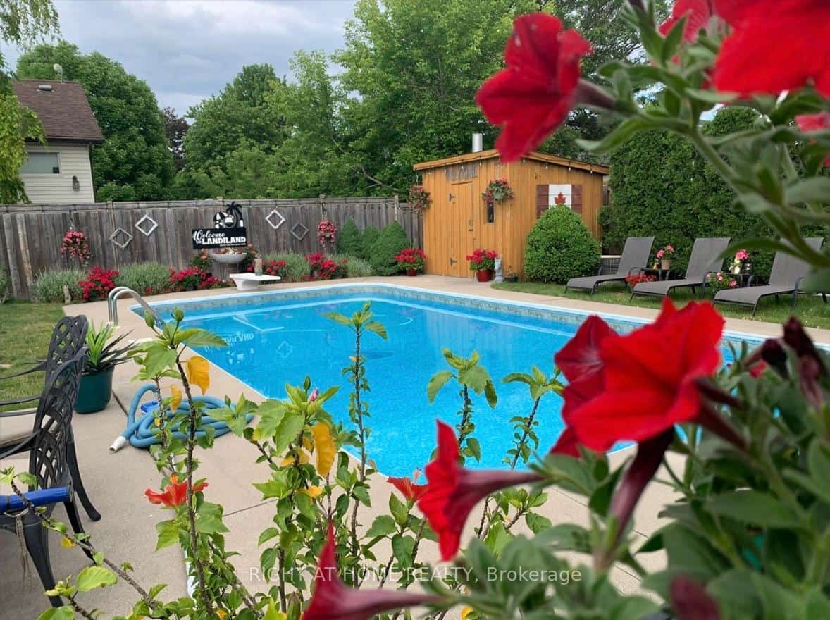 760 WILLOW Avenue, Milton, ON L9T 3E6