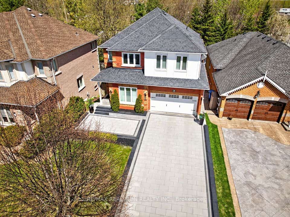 5 Yvonne Place, Aurora, ON L4G 7E5