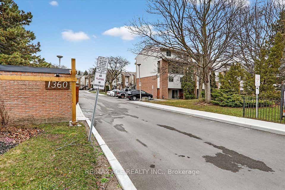 1360 Glenanna Road #16A, Pickering, ON L1V 2V9