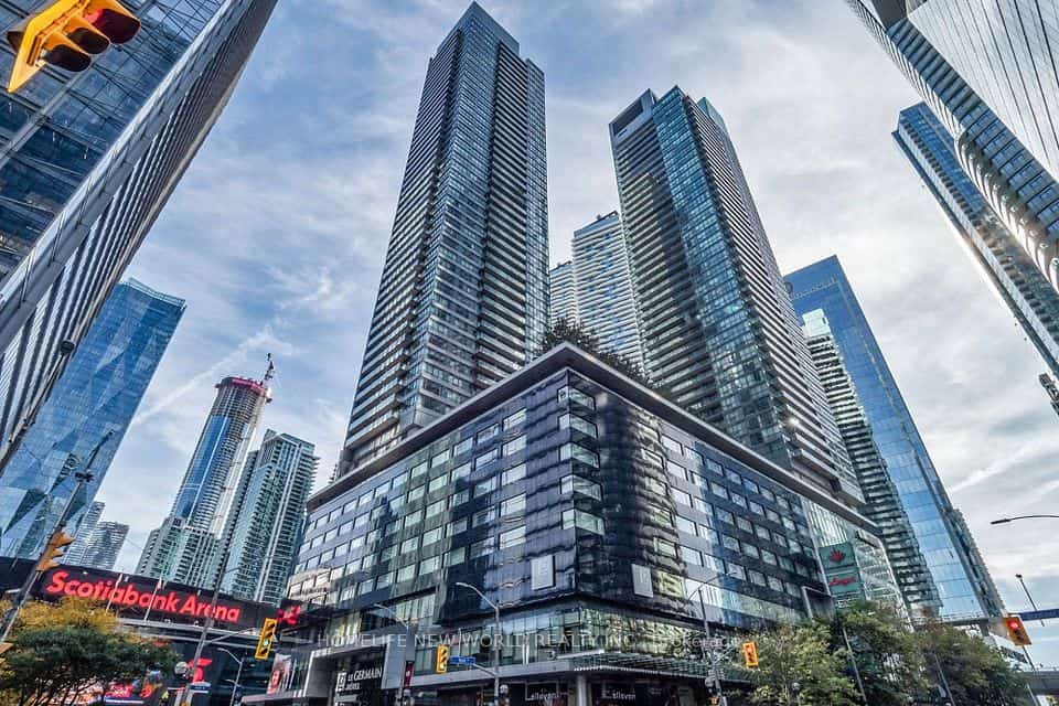 65 Bremner Boulevard #4905, Toronto, ON M5J 0A7