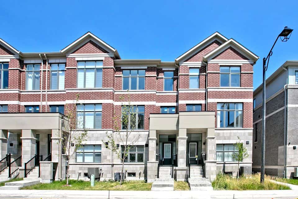 33 Kahshe Lane, Richmond Hill, ON L4S 0N7
