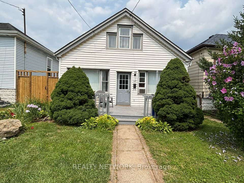 49 Highland Avenue, Hamilton, ON L8L 1Z2