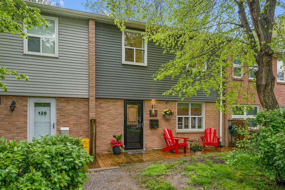 1050 Shawnmarr Road #129, Mississauga, ON L5H 3V1