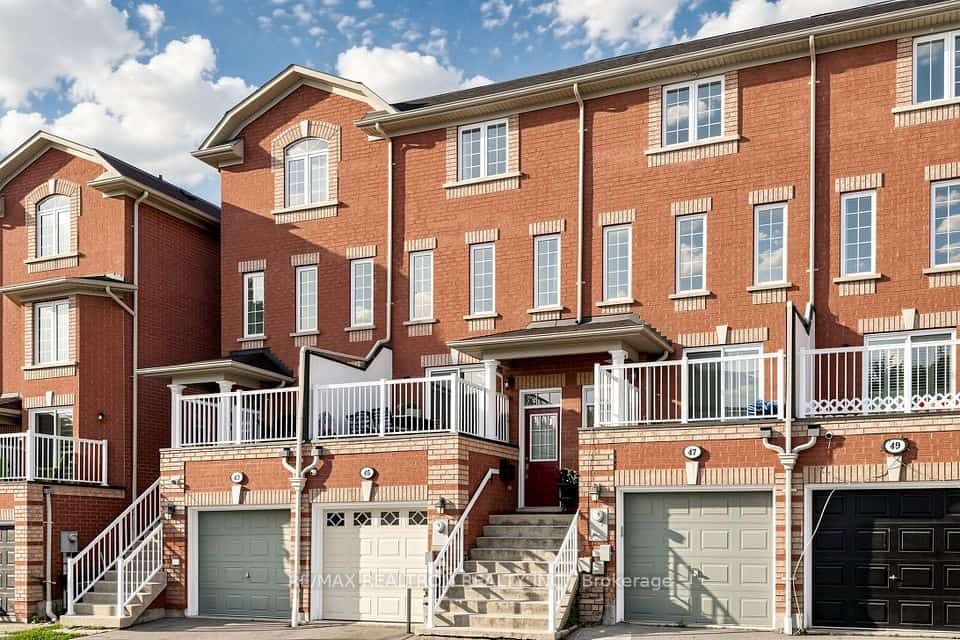 45 Beograd Gardens, Toronto, ON M6B 4N2