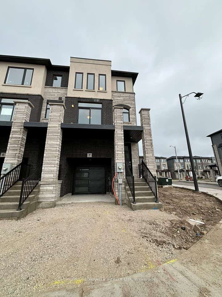 155 Equestrian Way #7, Cambridge, ON N3E 0E8