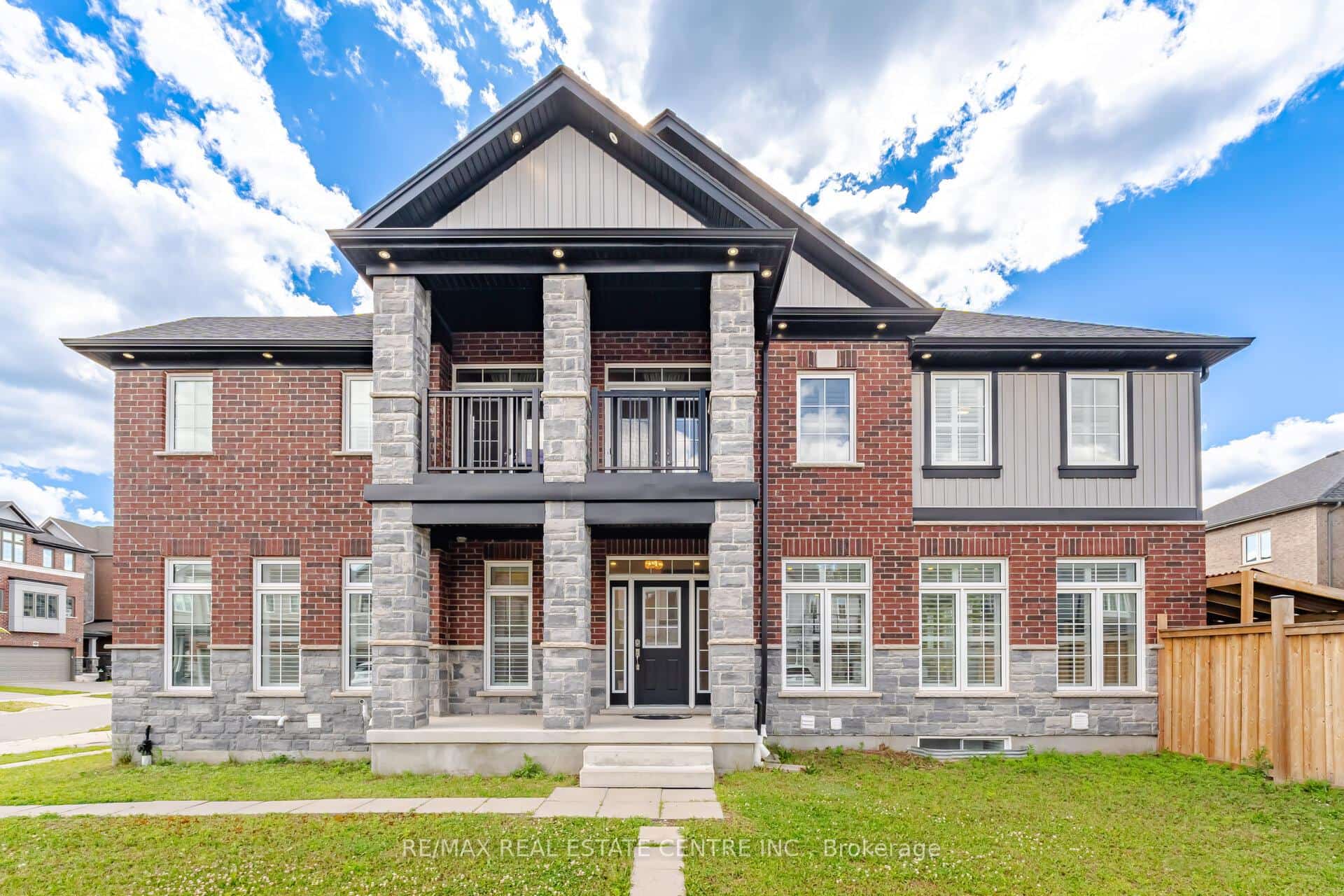 127 Monarch Woods Drive, Kitchener, ON N2P 2Y9