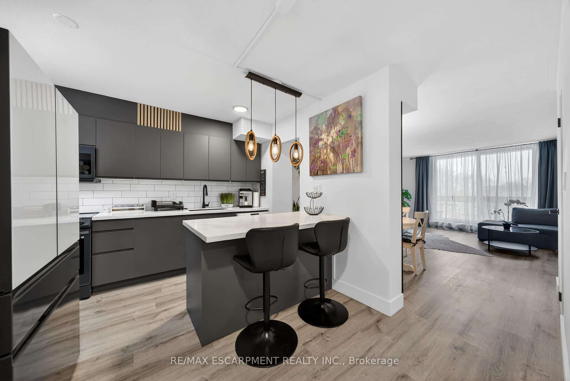 350 Quigley Road #324, Hamilton, ON L8K 5N2