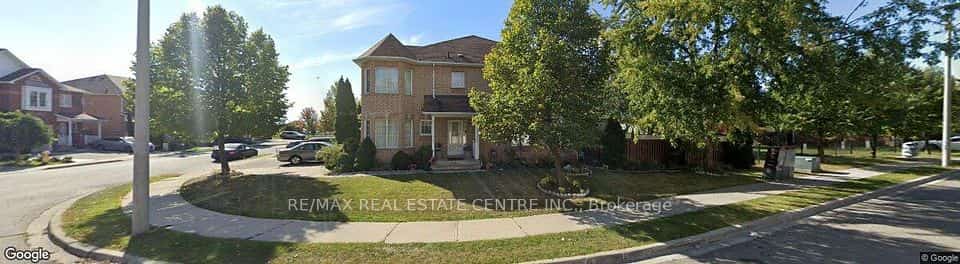 95 Triple Crown Avenue, Toronto, ON M9W 7E2