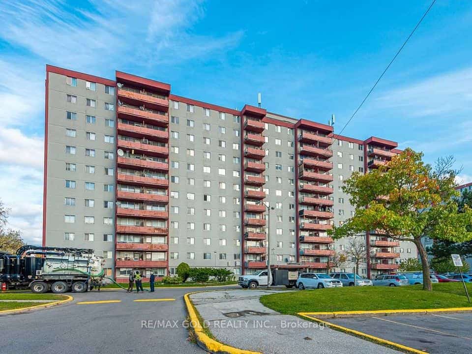 50 Lotherton Pathway #815, Toronto, ON M6B 2G8