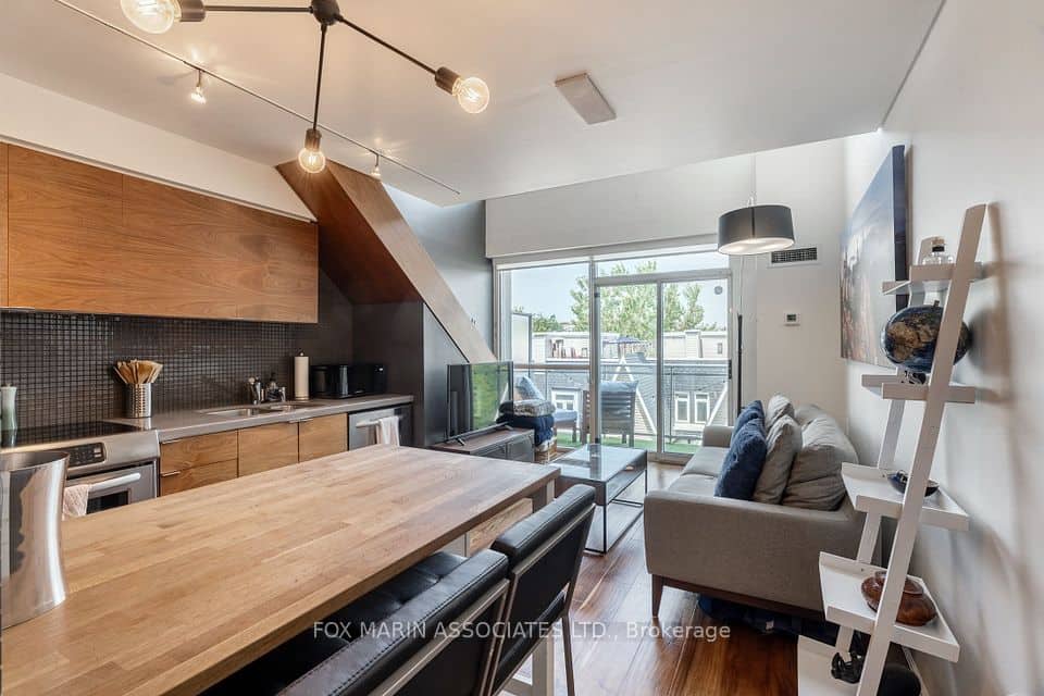 954 King Street W, Toronto