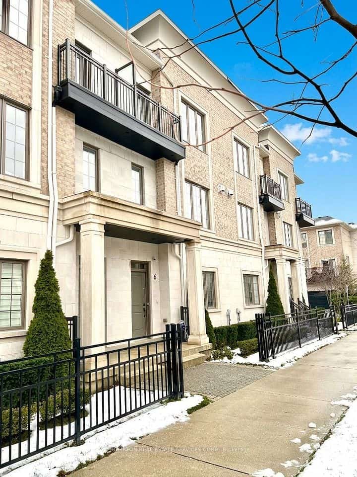 6 Mildred Temple Way, Markham, ON L3R 4Z7