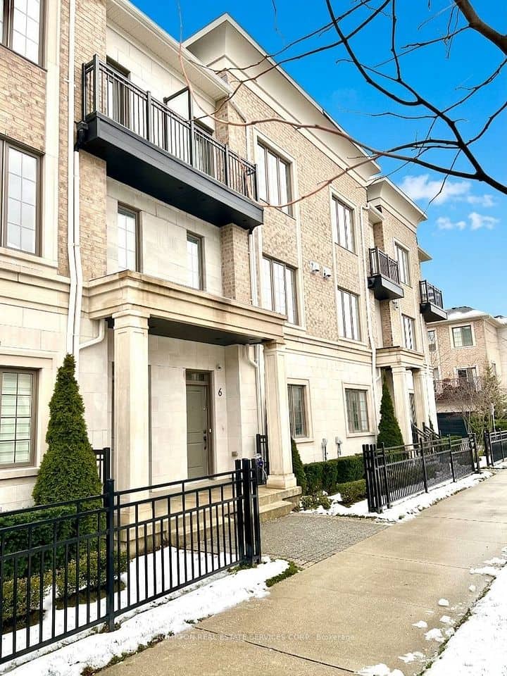 6 Mildred Temple Way, Markham