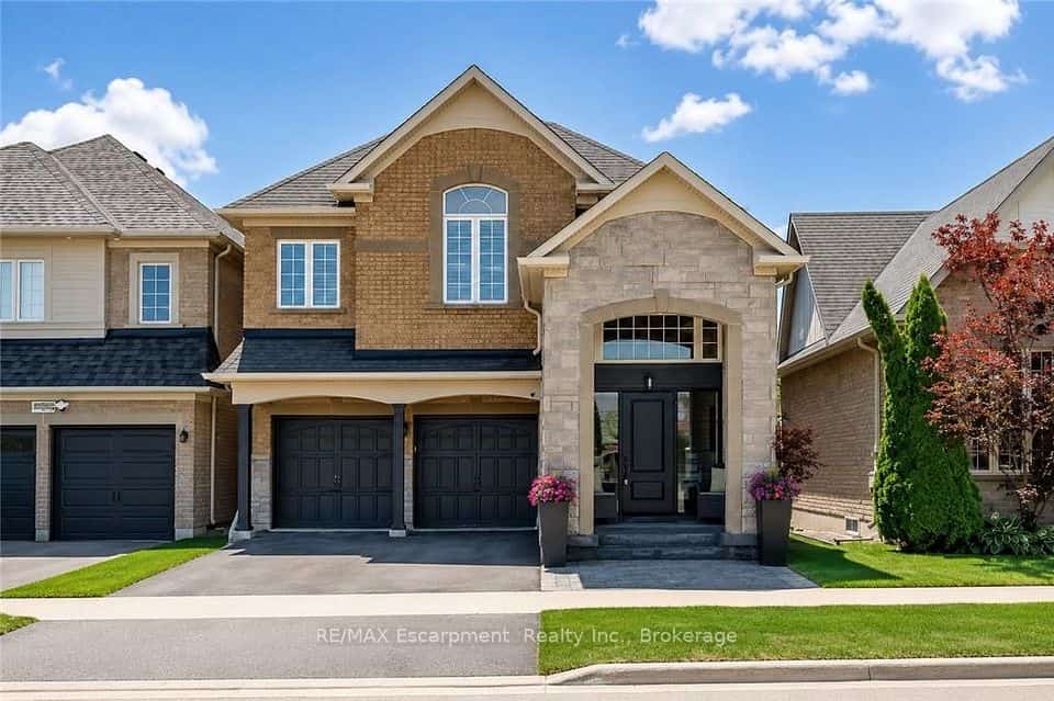 3184 Tim Dobbie Drive, Burlington, ON L7M 0N3