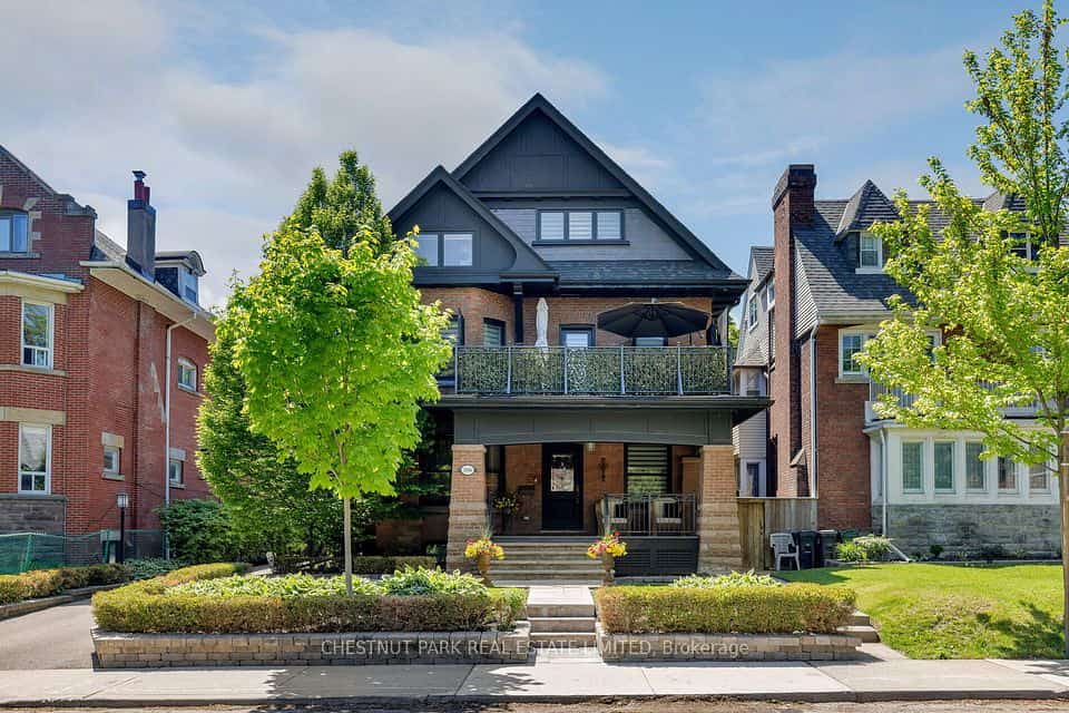 386 Palmerston Boulevard, Toronto, ON M6G 2N6