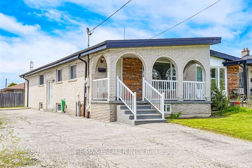 14 Yatescastle Drive, Toronto, ON M3L 2B8