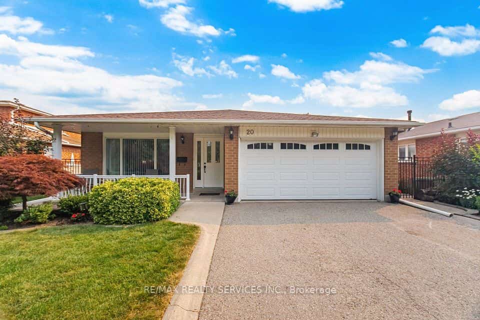 20 Malcolm Crescent, Brampton, ON L6S 3C8