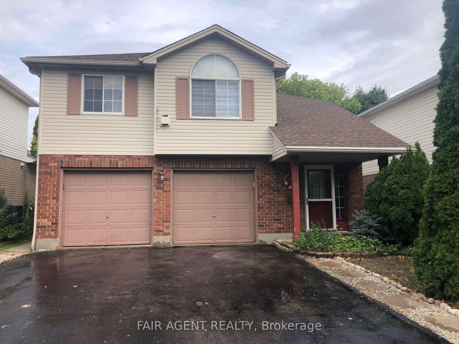 562 Erinbrook Drive, Kitchener, ON N2E 3M8
