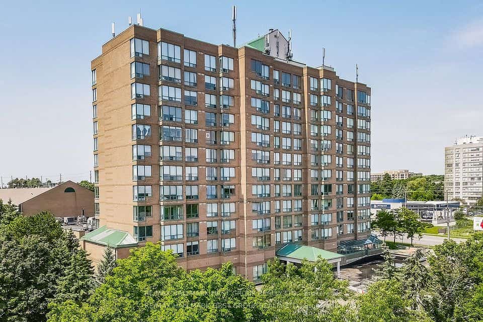 711 Rossland Road #501, Whitby, ON L1N 8Z1