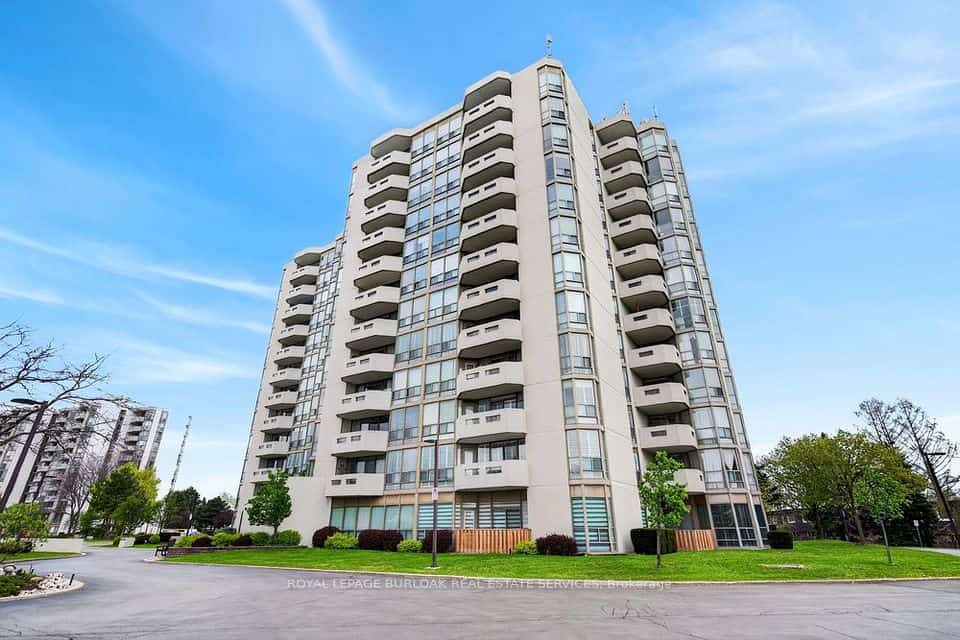 5070 Pinedale Avenue #808, Burlington, ON L7L 5V6