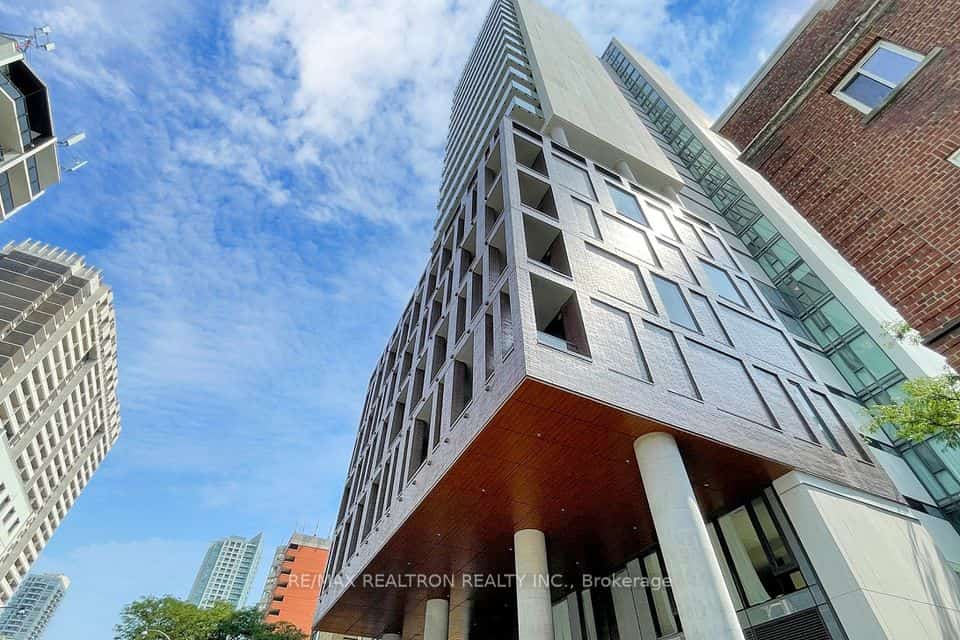 Eighty One Wellesley, Toronto
