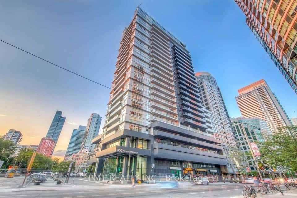 352 Front Street W #2014, Toronto, ON M5V 0K3