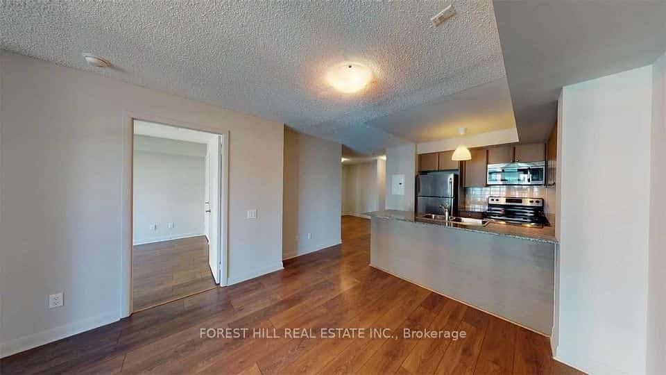 525 Wilson Avenue #506, Toronto, ON M3H 1V1