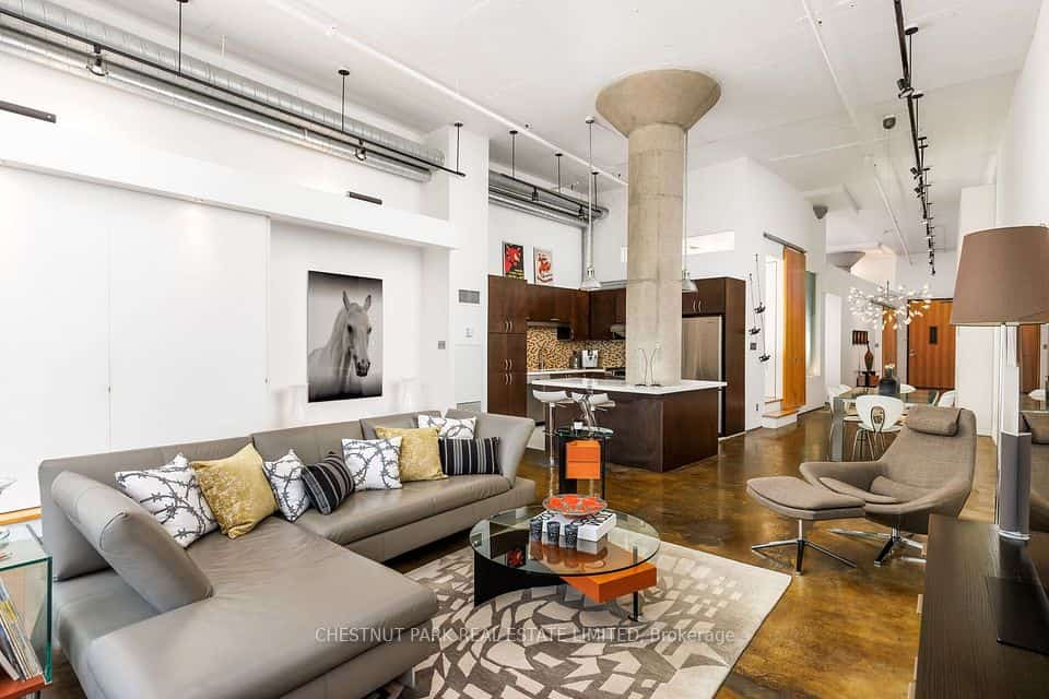 90 Sumach Street W #306, Toronto, ON M5A 4R4