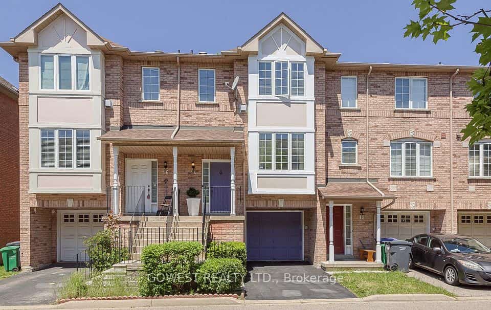80 Acorn Place, Mississauga