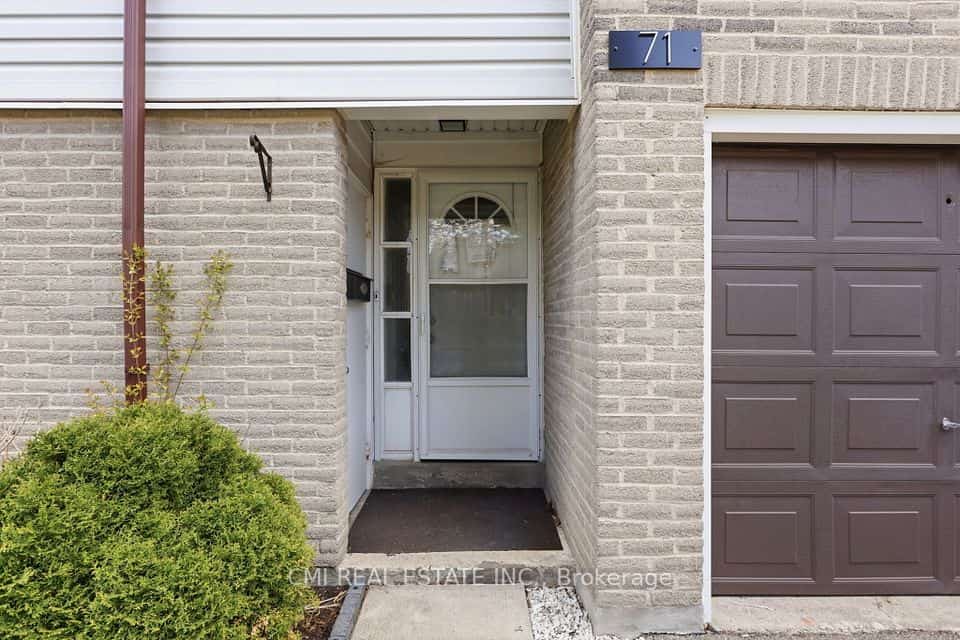 2440 Bromsgrove Road #71, Mississauga, ON L5J 4J7