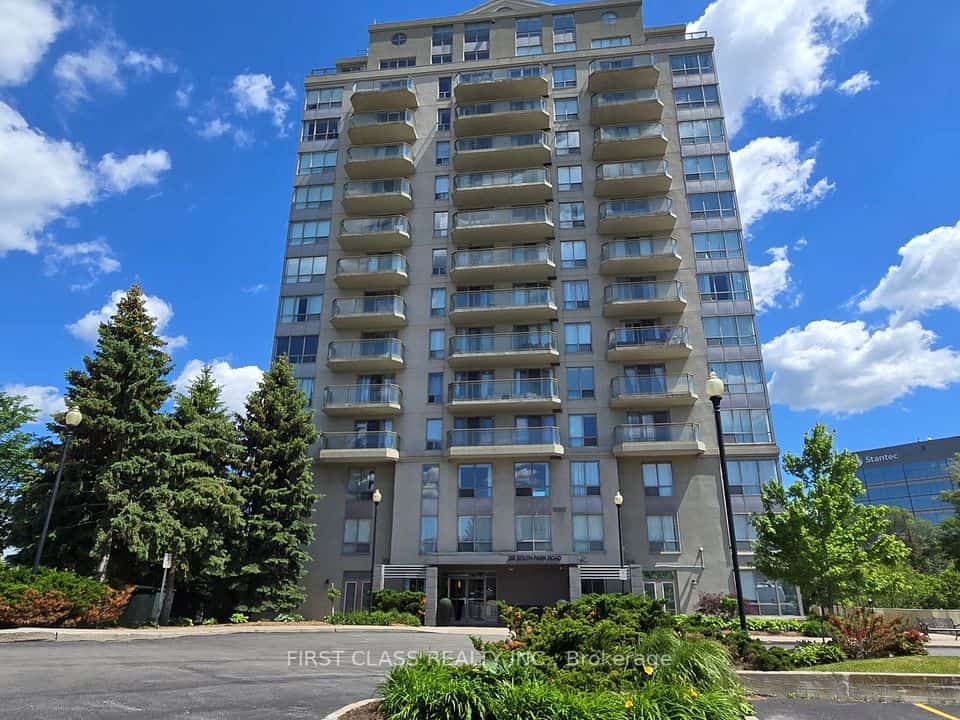 399 South Park Road #906, Markham, ON L3T 7W6