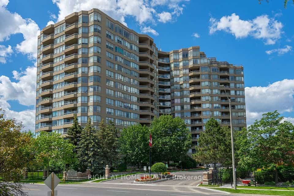 610 Bullock Drive #1116, Markham, ON L3R 0G1