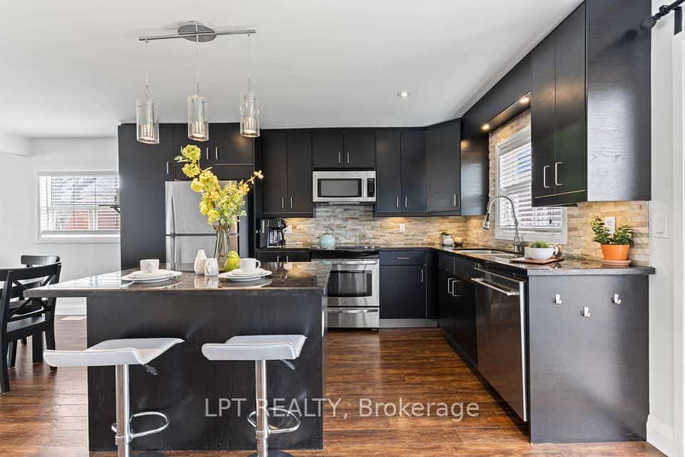 818 Poplar Avenue, Georgina, ON L4P 3E9