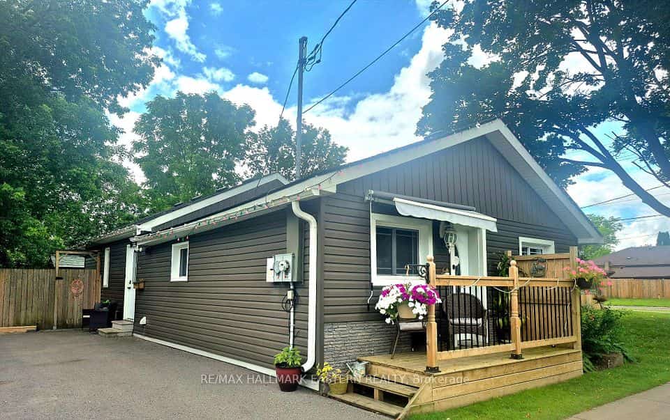 779 Chamberlain Street, Peterborough, ON K9J 4M2