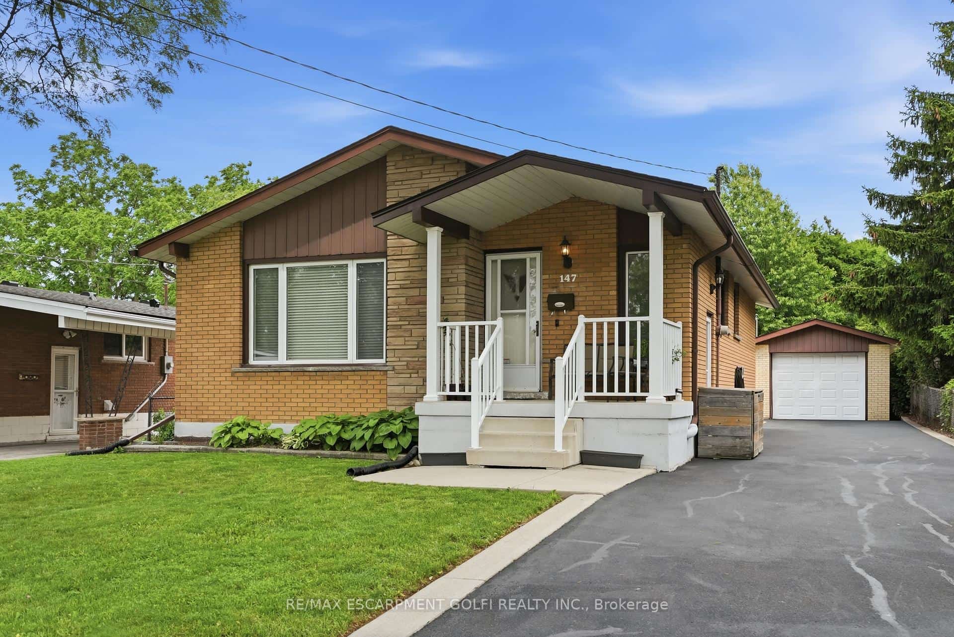 147 Manning Avenue, Hamilton, ON L9A 3E8