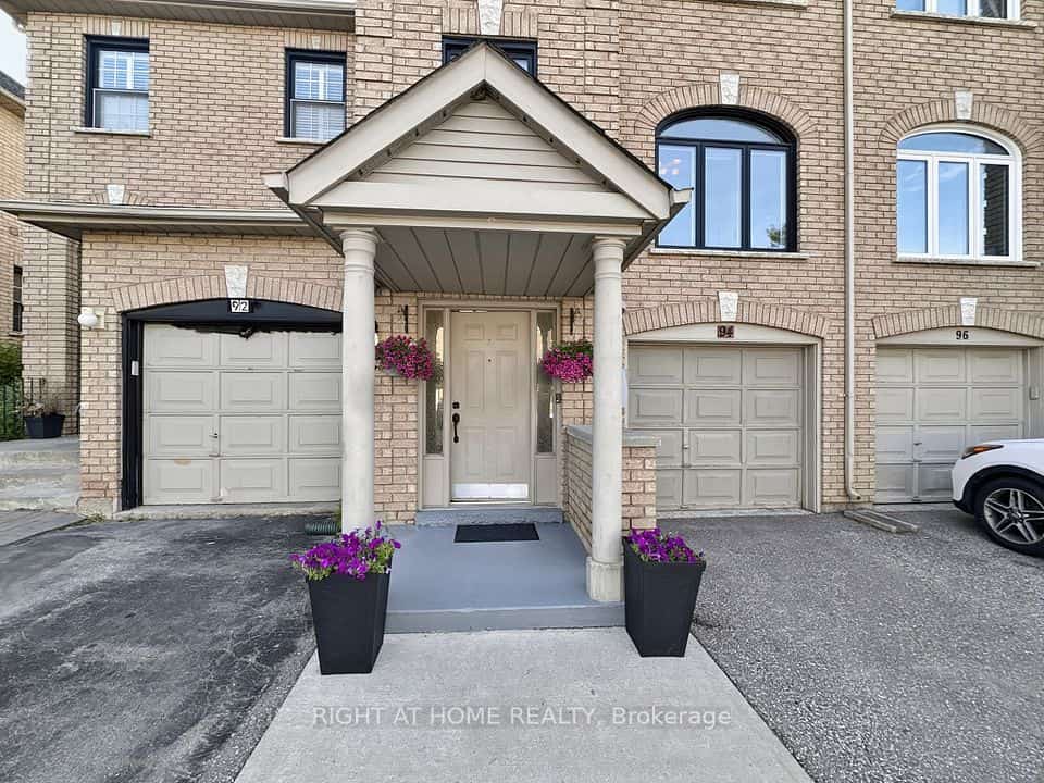 94 Provincial Place, Brampton, ON L6S 6C4